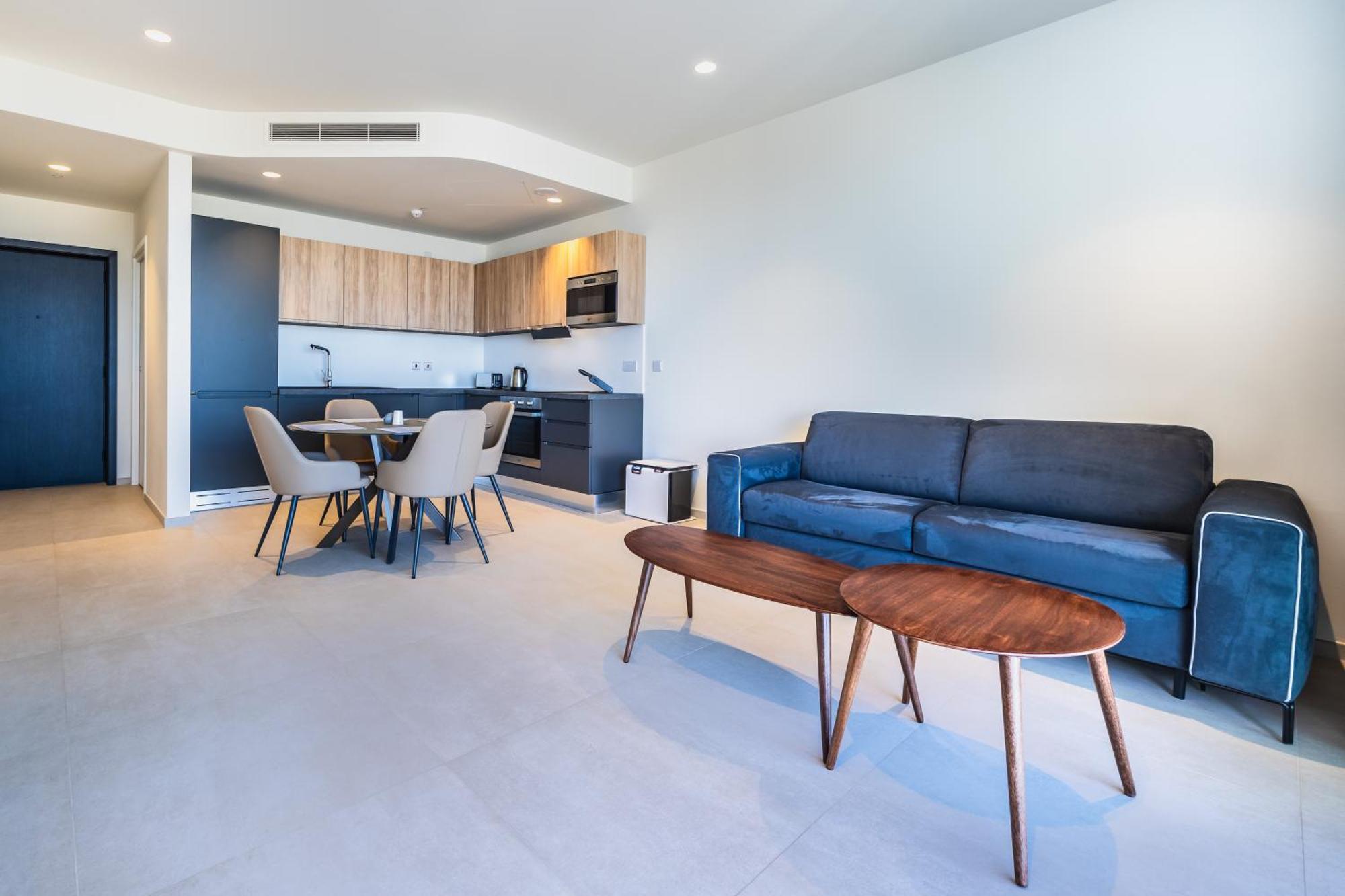Appartement 18th Floor Luxury With Common Pool In The Prestigious Mercury Towers By Renowned Zaha Hadid Architects *